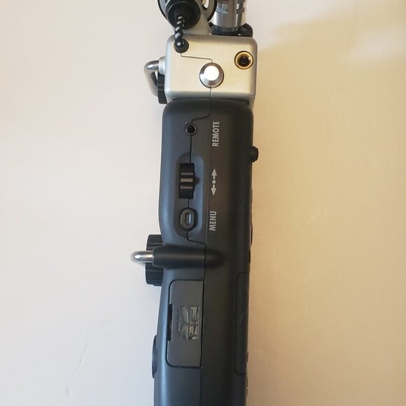 Zoom H5 4-Track Portable Digital Recorder, Black, 24-bit, 96 kHz - Picture 6 of 10